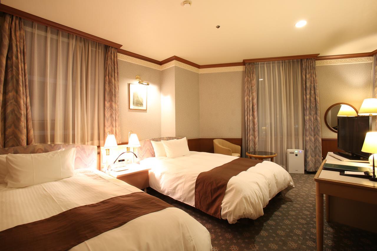 Hotel Sunlife Garden Hiratsuka Exteriör bild